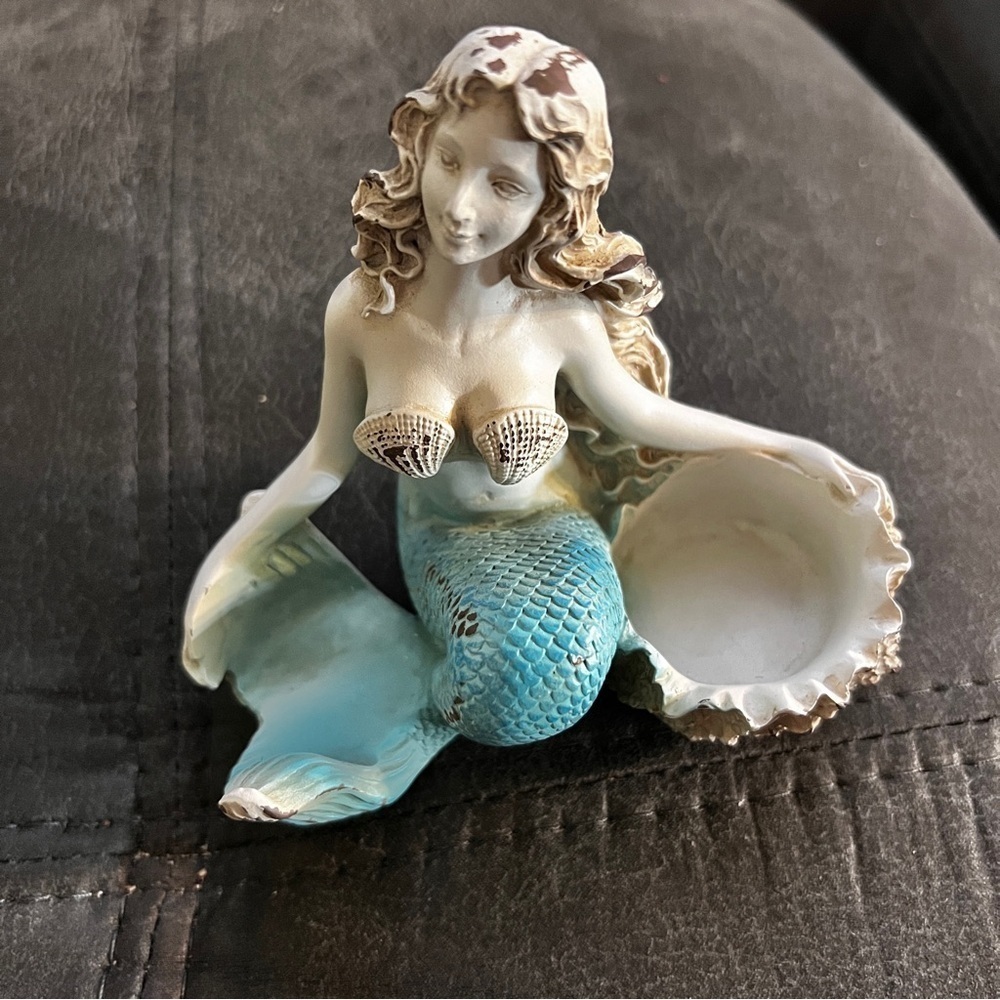 Resin Mermaid Caddy Figurine Statue Salt and Pepper Shaker Holder Pretty EUC